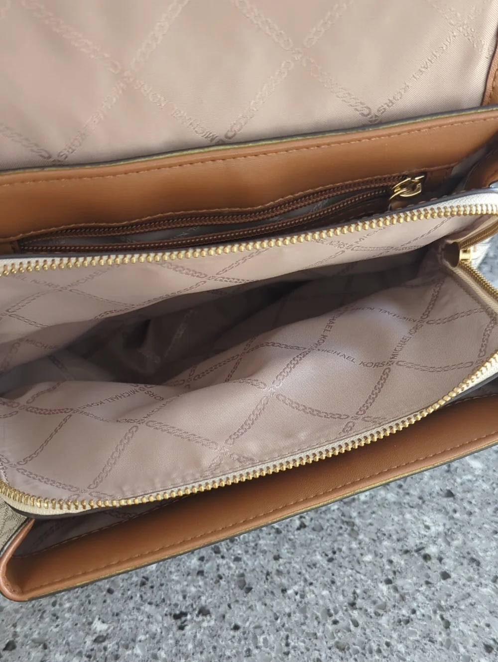 Michael Kors Harrison Medium Logo Backpack In Vanilla/Acorn